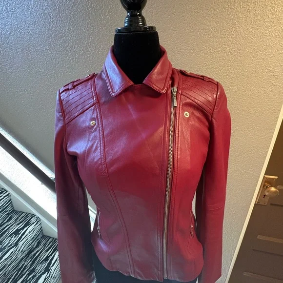 Elegant Red Leather Jacket for Women - Picture 6 of 9